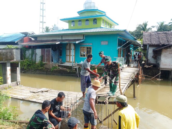 
Jembatan Perintis Garuda Dikebut, TNI dan Warga Kompak Bangun Abutmen