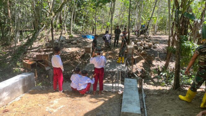 
Senyum Ceria Anak-anak Sambut Pembangunan Jembatan Garuda di Desa Mangkusip