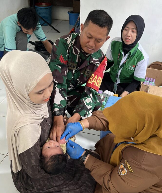 
Sinergi Babinsa dan Kader, Posyandu Rahmad Layani Puluhan Balita dan Ibu Hamil