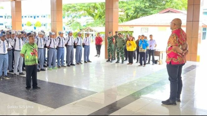 
Personel Kodim 1710/Mimika Berpartisipasi Aktif dalam Seleksi Paskibraka 2026