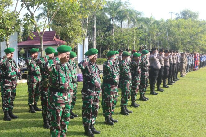 
Pasiops Kodim 1008/Tabalong Hadiri Upacara Hari Kesadaran Nasional di Tanjung Bersinar