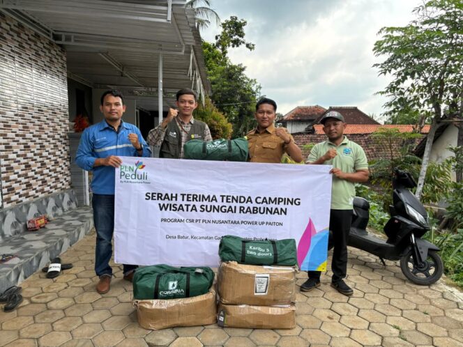 
PLN Nusantara Power UP Paiton Salurkan Bantuan Tenda Camping Untuk Dukung Wisata Rabunan Desa Batur