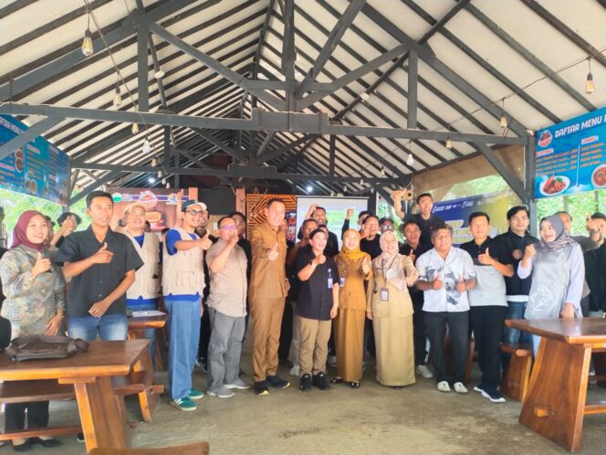 
Disporapar Kabupaten Probolinggo Dorong Pelaku Ekonomi Kreatif dan Pemuda Wisata Tingkatkan Skill Konten Kreatif