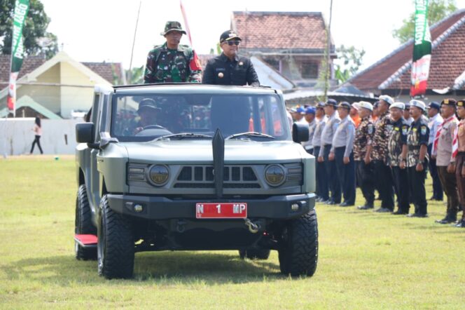 
Pembukaan TMMD ke-128 Tahun 2026 di Probolinggo, Bupati Pimpin Upacara dan Lakukan Pemeriksaan Pasukan dengan Mobil Taktis