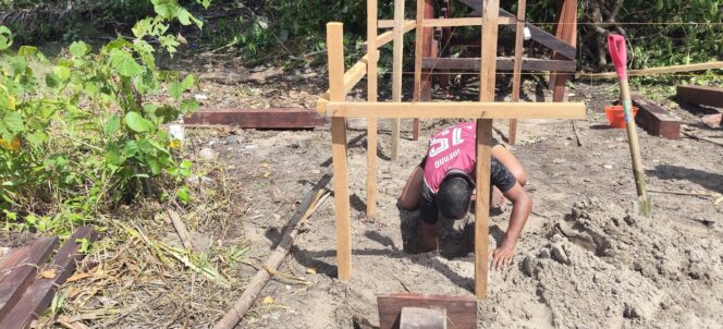 
Satgas TMMD Bangun Fasilitas 5 Unit MCK Umum untuk Warga Kampung Keakwa