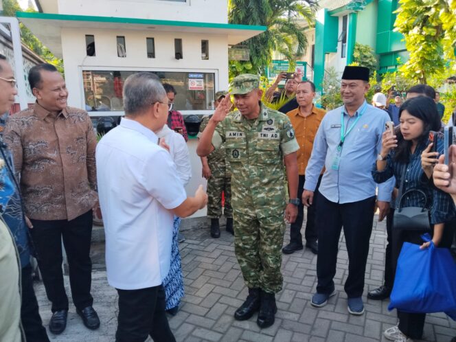 
Kodim 0820/Probolinggo Kawal Kunjungan Kerja Menko Pangan