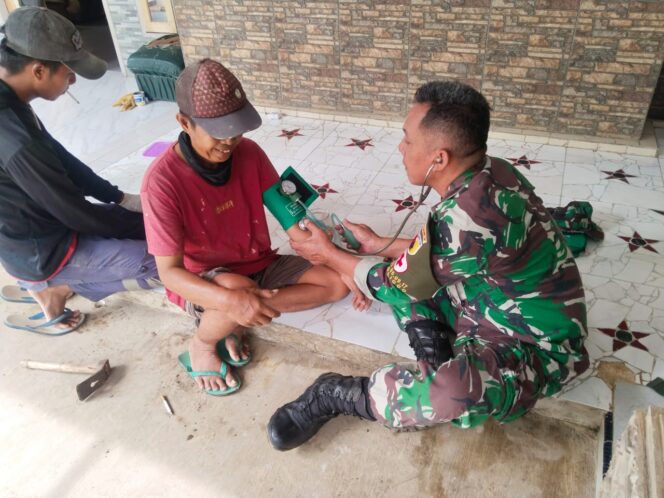 
Satgas TMMD Ke-128 Gelar Komsos dan Pemeriksaan Kesehatan Gratis untuk Warga Dusun Klagin, Brabe