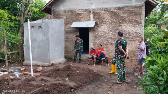 
Pembangunan Sanitasi Milik Holifah di Dusun Ledok, Brabe Capai 80 Persen, TMMD Ke-128 Tingkatkan Kesehatan Warga