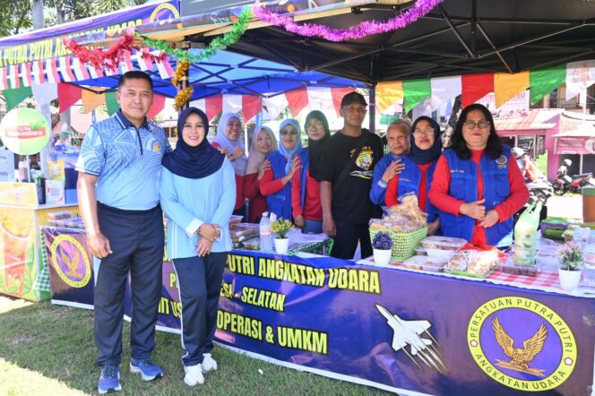 
Semarakkan HUT ke-80, TNI AU Wilayah Makassar Gelar Bazar Murah