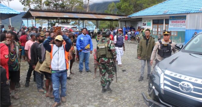 
Kekejaman Kelompok Kriminal Bersenjata (KKB) Membuat Masyarakat Papua Pegunungan Resah dan Takut