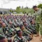 Wapang TNI Dampingi Menhan RI Tinjau Kesiapan Yonif TP 805/KSW di Papua Barat