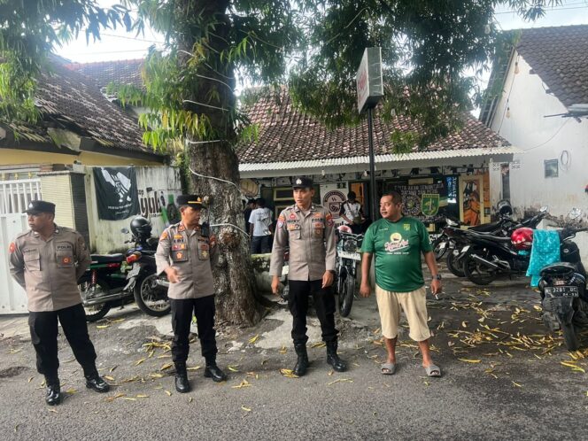 
Pengamanan Nobar Arema vs Persebaya di Candipuro Berjalan Aman, Polisi Siaga Antisipasi Kerawanan