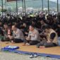 Hari Buruh di Morowali Utara berjalan aman, Kapolres salat Jumat bersama serta bagikan makanan dan minuman gratis kepada buruh