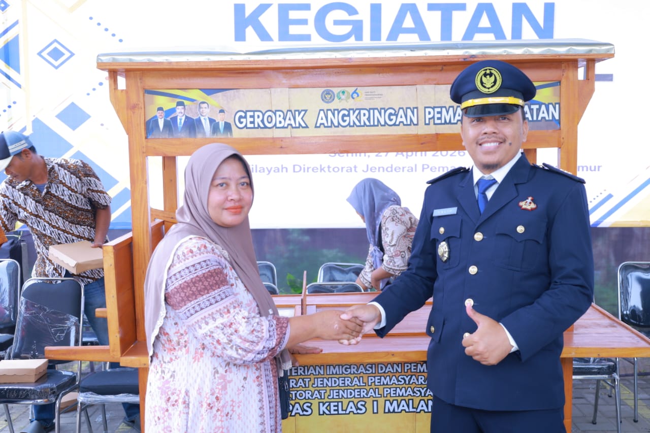Rutan Kraksaan Salurkan Gerobak Angkringan Bagi Kemandirian Keluarga Warga Binaan