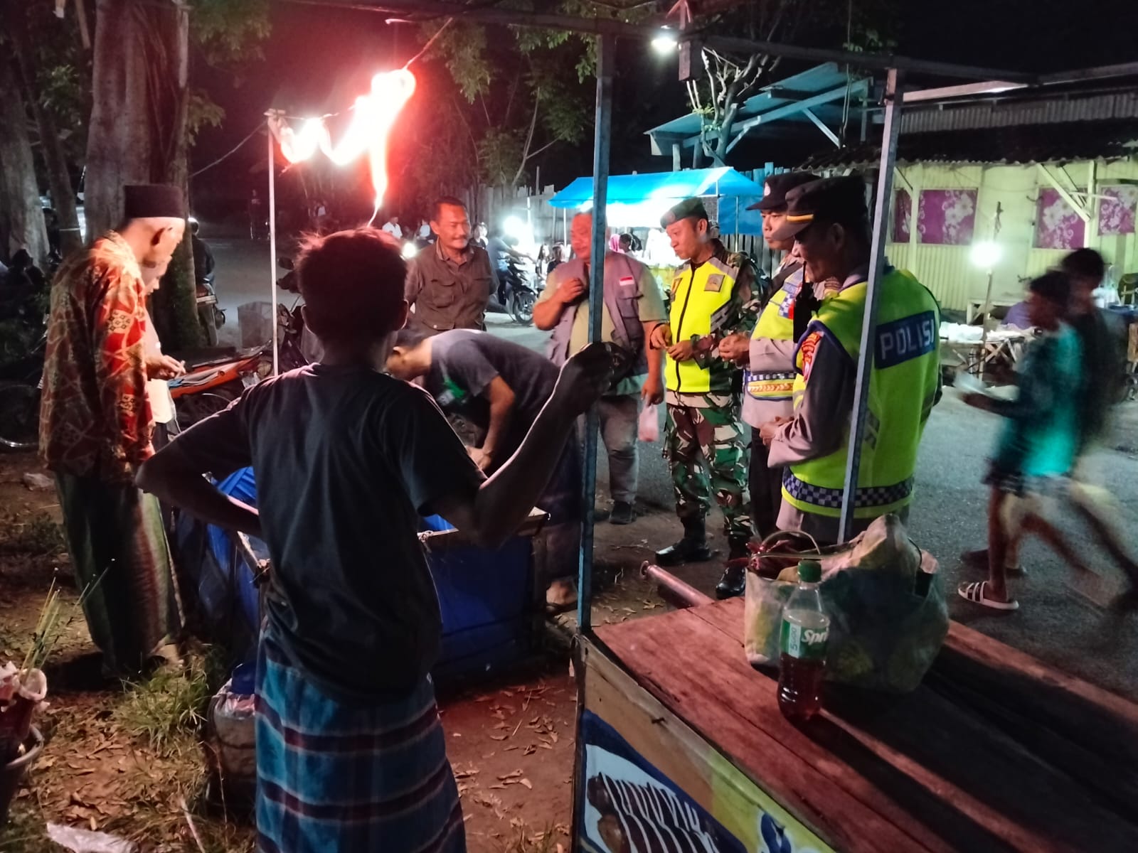 Berikan Ketenangan Dan Kenyamanan, Koramil Sumberasih Patroli Bersama Cipta Kondisi