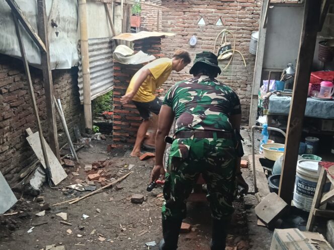 
Pembangunan Sanitasi Tariyah di Dusun Sumur, Brabe Capai 40 Persen, Satgas TMMD Ke-128 Terus Kebut Pekerjaan