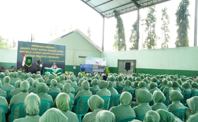 
Perkuat Soliditas Dalam Mendukung Tugas Suami Sebagai Prajurit, Persit Kodim Bojonegoro Gelar Pertemuan Gabungan