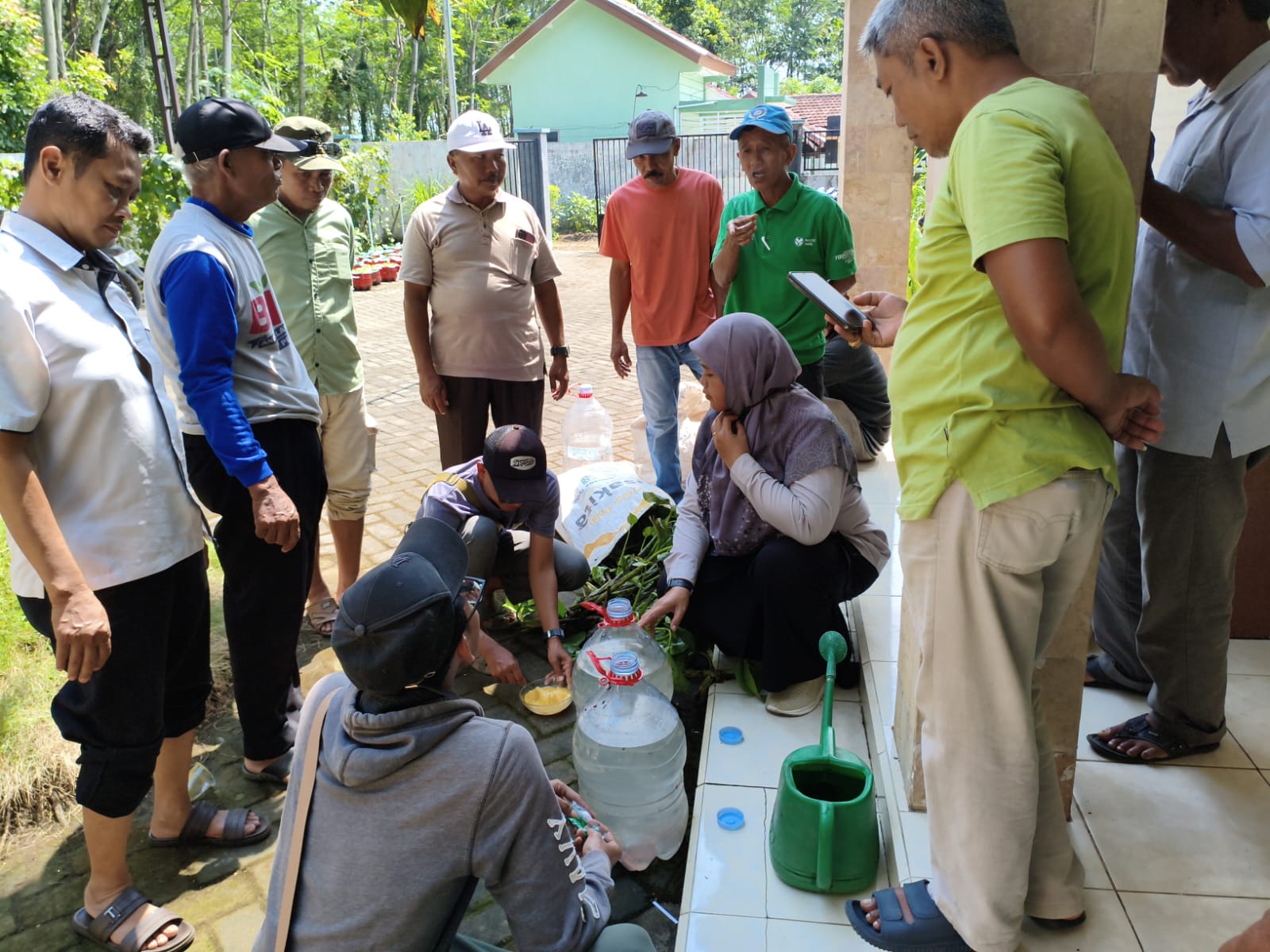 Penggiat Pertanian Organik Banyuanyar Dilatih Perbaiki Tanah Ramah Lingkungan