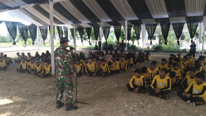 
Koramil Wonomerto Tanamkan Kedisiplinan Dan Pembentukan Karakter Siswa Melalui MPLS