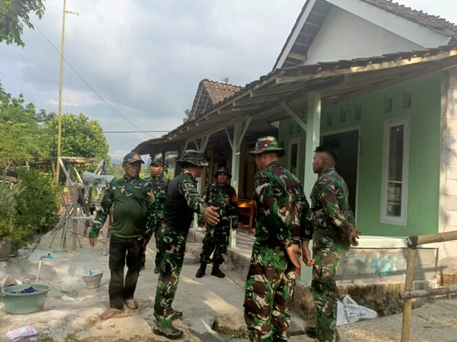 
RTLH Milik Ibu Srihayati di Dusun Leduk Rampung 100 Persen, Dandim 0820 Probolinggo Tinjau Langsung