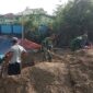 Personel Kodim 1505/Tidore Terus Lanjutkan Pembangunan Jembatan Garuda di Desa