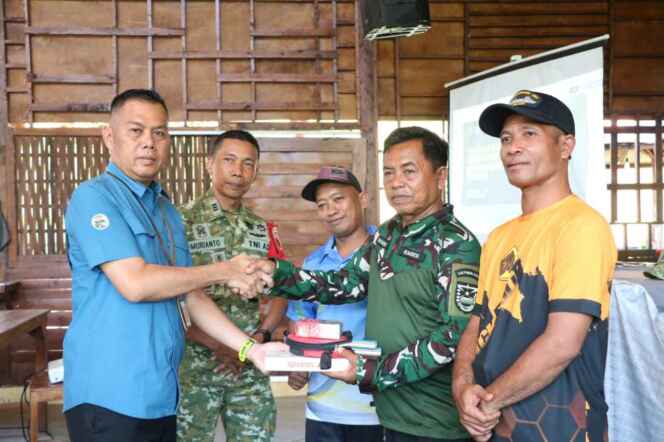 
Pemberian Sarana dan Prasarana Alat Olahraga TMMD Ke-128 Tahun 2026 Dorong Semangat Pemuda dan Pengembangan Desa Wisata di Brabe