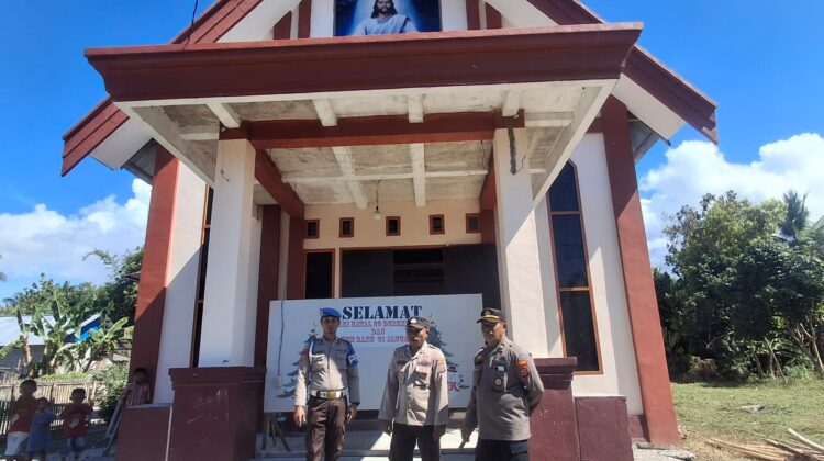 Pastikan Misa Kenaikan Yesus Kristus Aman Kondusif, Polres Banggai Jaga Ketat Sejumlah Gereja