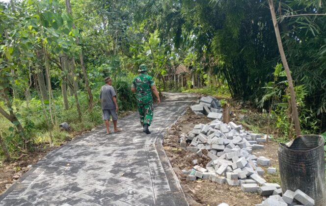 
Paving Jalan Dusun Klagin Hampir Rampung, Warga Sampaikan Terima Kasih Kepada Satgas