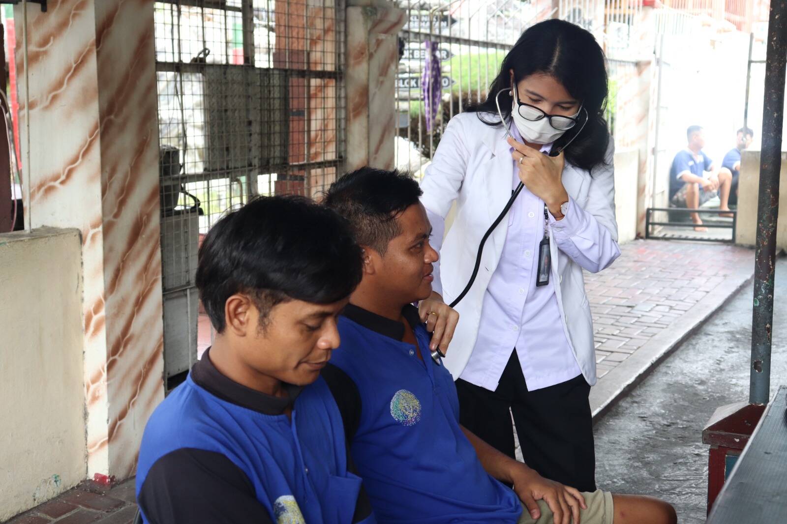 Layanan Kesehatan Rutin Pastikan Warga Binaan Rutan Kraksaan Tetap Sehat Layanan Kesehatan Rutin Pastikan Warga Binaan Rutan Kraksaan Tetap Sehat