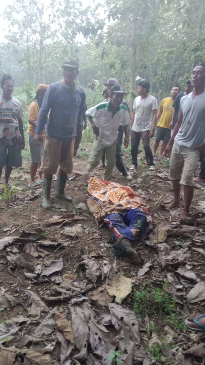 
Warga Nglebur Jiken Ditemukan Meninggal di Sungai Kering, Polsek Jiken Lakukan Evakuasi