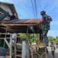 Babinsa Koramil 1002-06/Barabai Jadi Penggerak Rehab Pos Kamling Warga Babinsa Koramil 1002-06/Barabai Jadi Penggerak Rehab Pos Kamling Warga