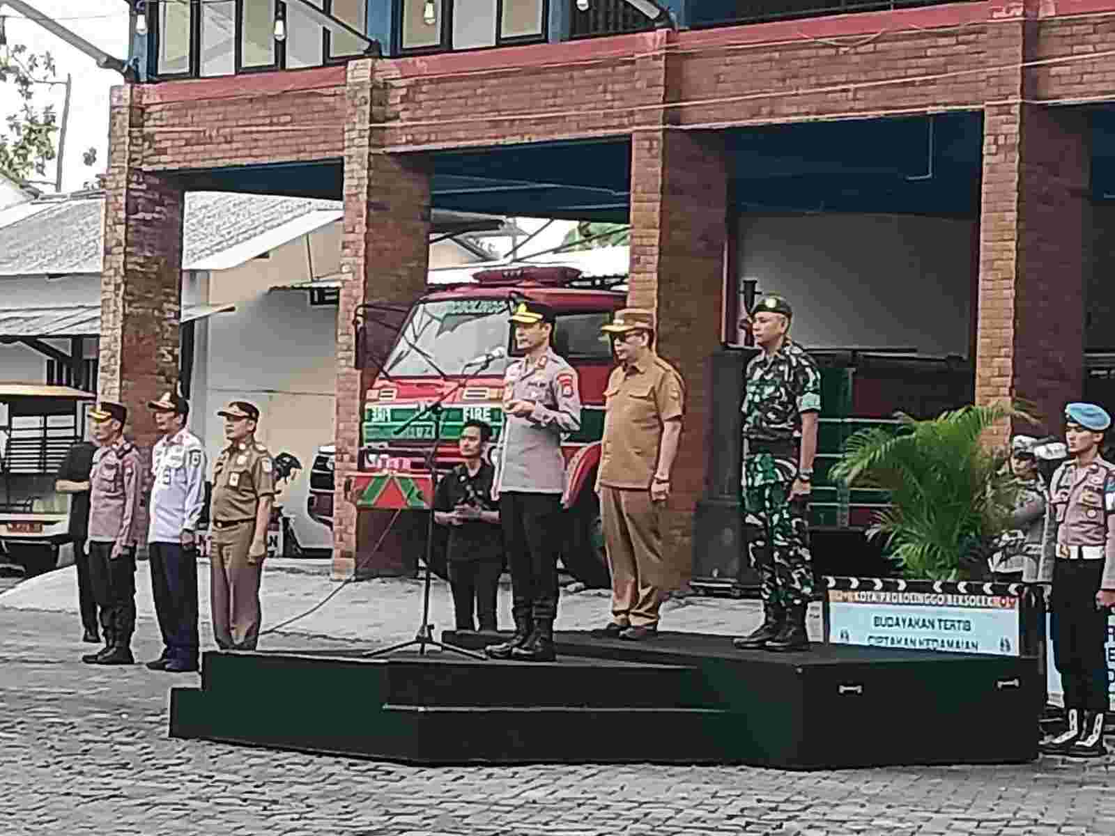 Bersama Sejumlah Pihak Kasdim Mengikuti Pelaksanaan Apel Kesiapan Pengamanan Malam Takbir Hari Raya Idul Adha 1447 H/ 2026 M Bersama Sejumlah Pihak Kasdim Mengikuti Pelaksanaan Apel Kesiapan Pengamanan Malam Takbir Hari Raya Idul Adha 1447 H/ 2026 M