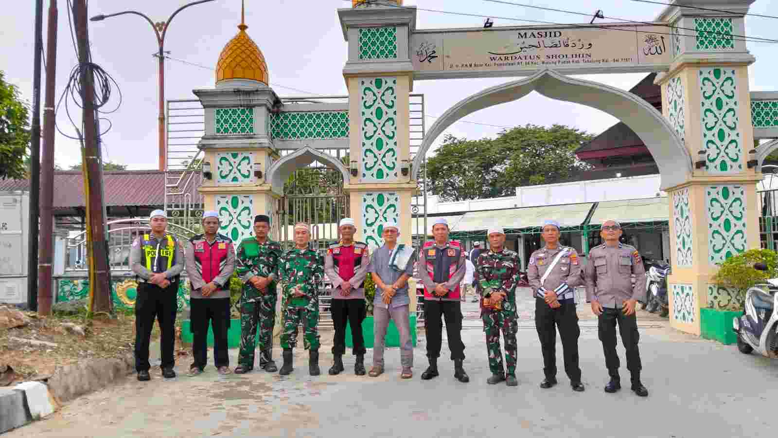 Kodim 1008/Tabalong dan Polres Tabalong Bersinergi Amankan Sholat Idul Adha 1447 H Kodim 1008/Tabalong dan Polres Tabalong Bersinergi Amankan Sholat Idul Adha 1447 H