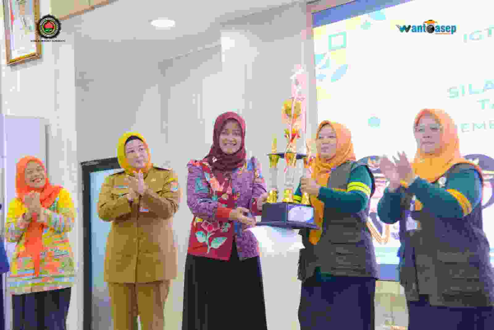 IGTKI-PGRI Kabupaten Tangerang Perkuat Peran Guru TK Lewat Workshop Edukatif IGTKI-PGRI Kabupaten Tangerang Perkuat Peran Guru TK Lewat Workshop Edukatif