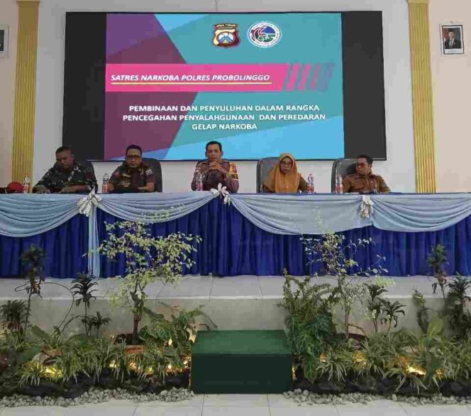 
Koramil Kraksaan Hadiri Kegiatan Sosialisasi Kedisiplinan, Ketertiban Dan Bahaya Narkoba Di lingkungan Pendidikan