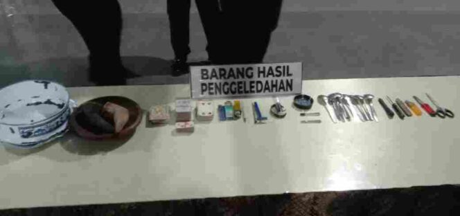 
Razia Gabungan TNI-Polri dan BNN di Lapas Lumajang, Petugas Temukan Benda Berbahaya