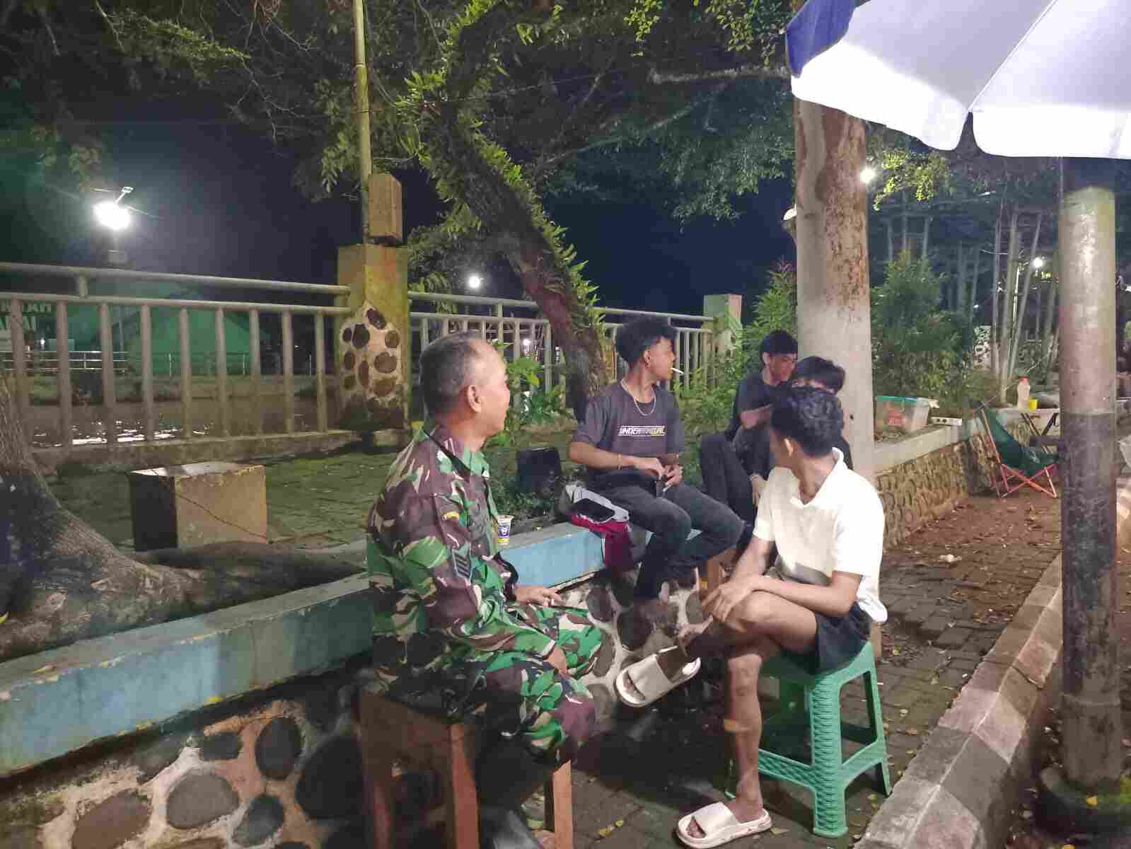 Pererat Silaturahmi, Babinsa Koramil 1002-06/Barabai Sambangi Pemuda Binaan