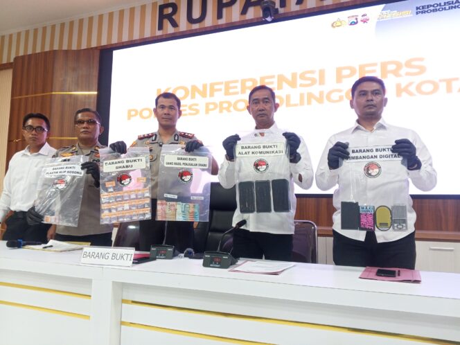 
Perang Melawan Narkoba di Probolinggo Kota: 6 Kasus Terbongkar, 9 Pelaku Diamankan