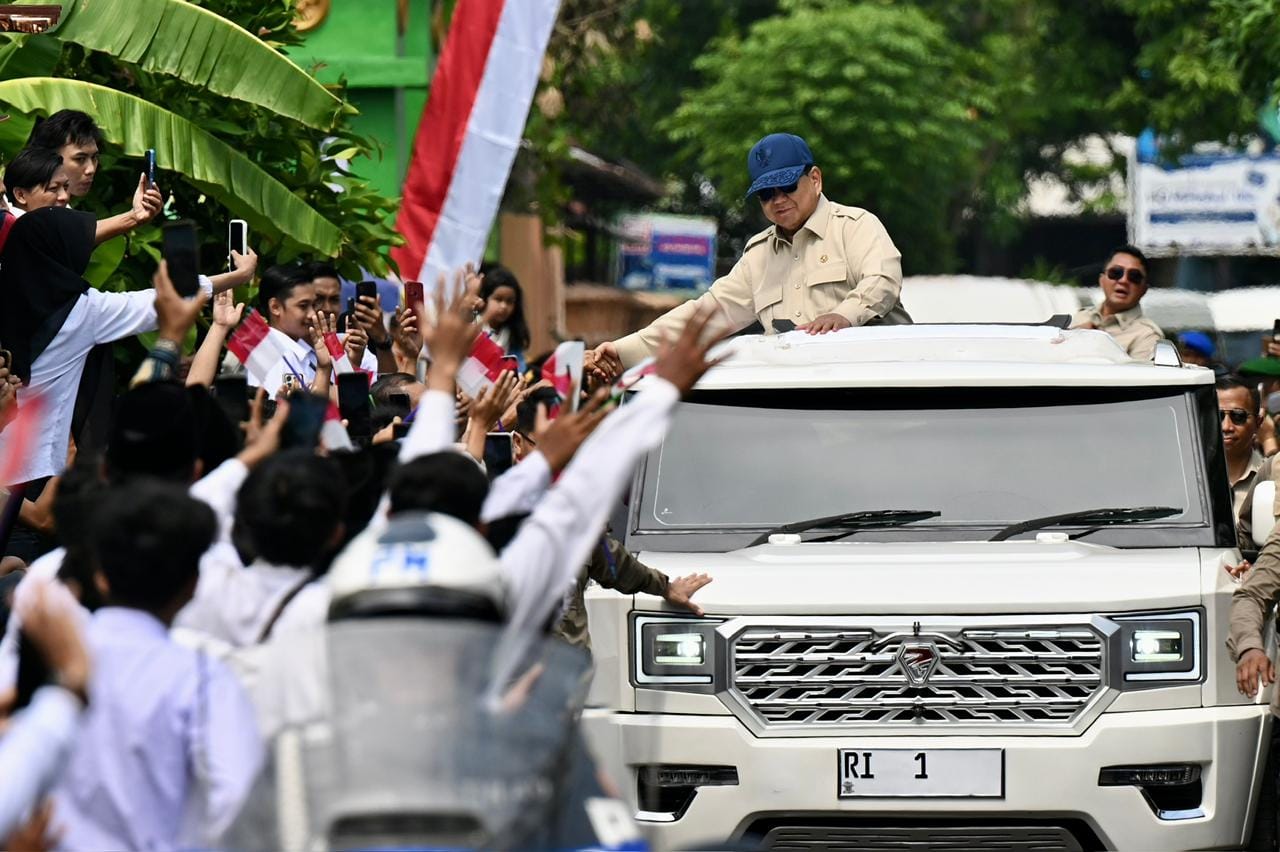 Panglima TNI Dampingi Presiden RI Resmikan 1.061 KDKMP di Jawa Timur Panglima TNI Dampingi Presiden RI Resmikan 1.061 KDKMP di Jawa Timur