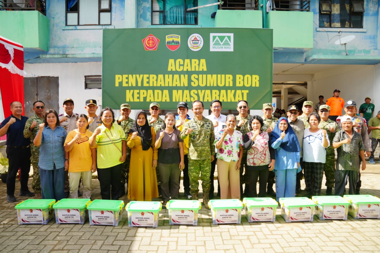 Kasum TNI Tinjau Rehabilitasi Pascabencana dan Serahkan Bantuan Air Bersih di Tapanuli Kasum TNI Tinjau Rehabilitasi Pascabencana dan Serahkan Bantuan Air Bersih di Tapanuli