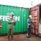 Kasum TNI Tinjau Pemeriksaan Kontainer Mineral Hasil Penindakan TNI AL di Batam Kasum TNI Tinjau Pemeriksaan Kontainer Mineral Hasil Penindakan TNI AL di Batam