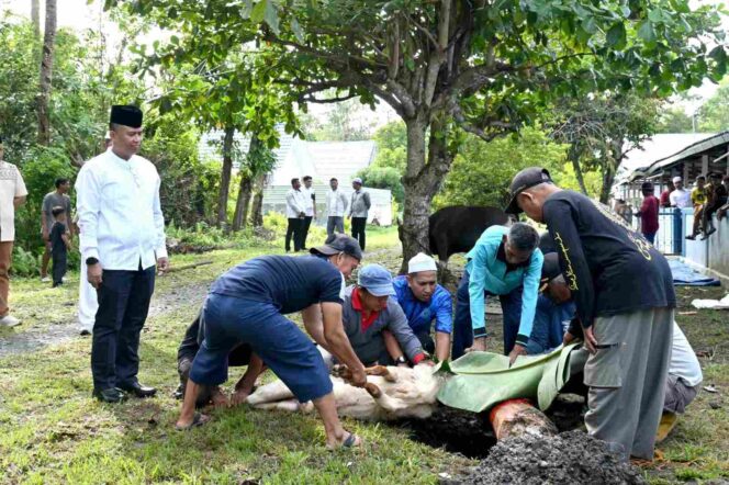 
Tak Sekedar Kurban, Lanud Sjamsudin Noor Rajut Kebersamaan dan Kepedulian Semangat Berbagi Kepada Sesama di Hari Raya Idul Adha 1447 H/2026 M