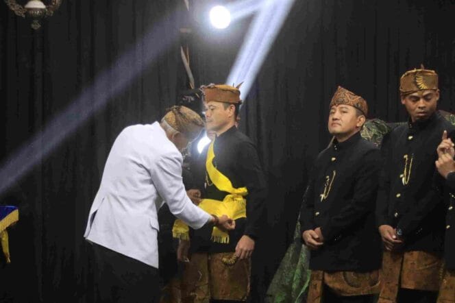 
Yadnya Kasada 2026: Kapolres Probolinggo Kota Dikukuhkan sebagai Warga Kehormatan Tengger, Simbol Kepercayaan Masyarakat Adat