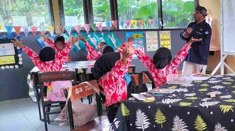 Cetak SDM Terampil, Disnaker Kabupaten Probolinggo Gelar Pelatihan Kejuruan Batik