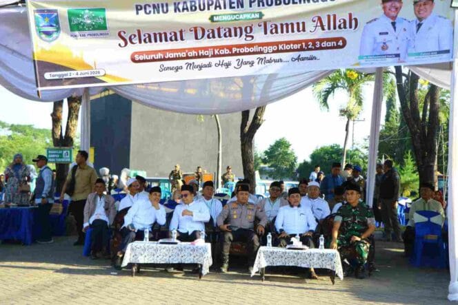 
Dandim Bersama Forkopimda Kabupaten Probolinggo Sambut Kepulangan Jemaah Haji