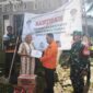 Babinsa Koramil 01/Batang Alai Selatan Dampingi Penyerahan Bantuan kepada Warga Terdampak Puting Beliung di Tiga Desa