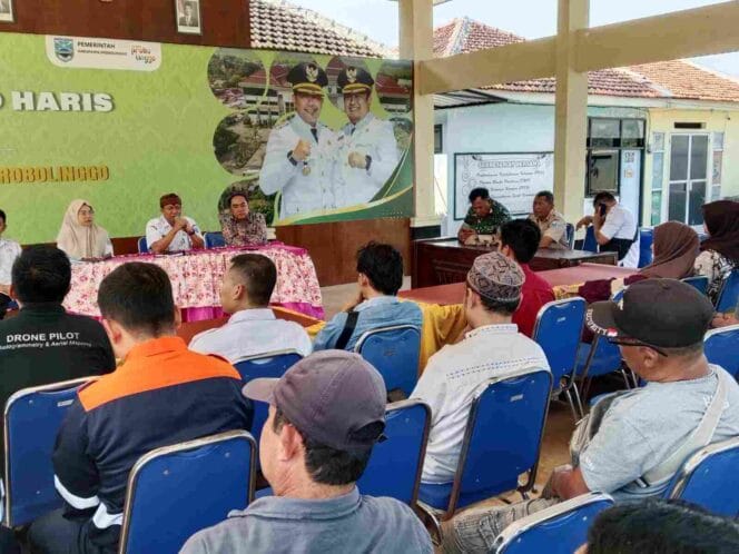 
Koramil Leces Dukung Normalisasi Drainase Jalan Nasional Jorongan-Leces