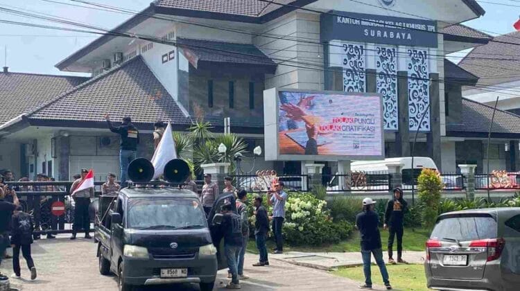 AMI Bongkar Kejanggalan Kasus 12 Jamaah Umrah Tertahan di Jeddah, Sistem Pengawasan Dipertanyakan