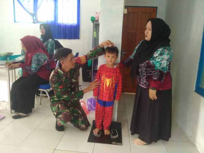 
Babinsa Banua Jingah Aktif Dampingi Posyandu, Perkuat Upaya Pencegahan Stunting di Hulu Sungai Tengah
