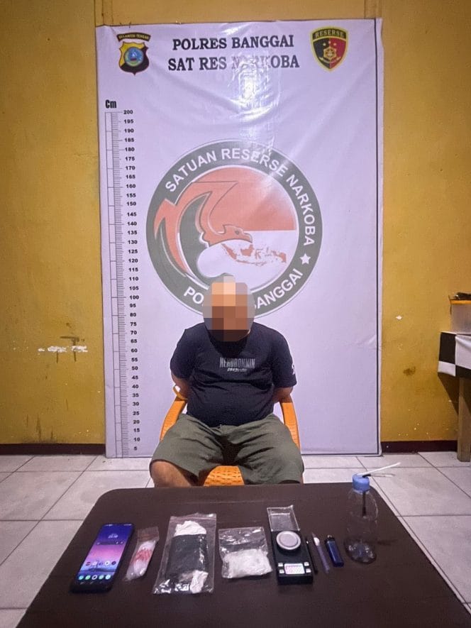 
Polres Banggai Bongkar Jaringan Narkoba di Masama, Sita Sabu Hampir 50 Gram